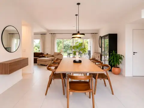 Casa 5 ambientes con 3 baños