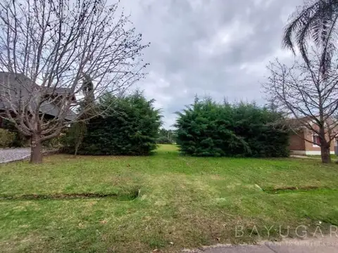 Venta - Lote en Barrio Palmares de Pilar - ESCRITURABLE