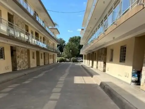 Reverendo Padre Ansaldo 500 , Piso 0