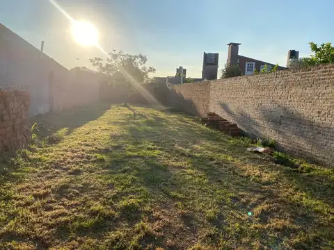 Terreno con un monoambiente en Santo Tome