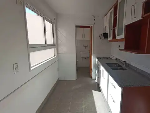DEPARTAMENTO 3 AMBIENTES C/COCHERA | BALCON AMPLIO