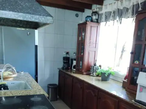 Casa 4 ambientes con 3 baños