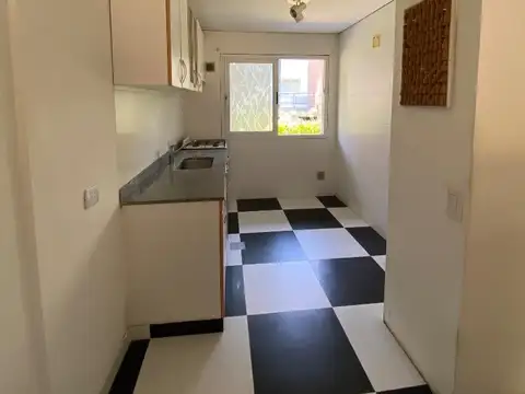 Departamento en Alquiler con 1 cocheras