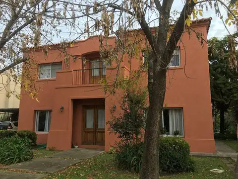 Venta de Casa 6 Amb. en Campo Grande 200