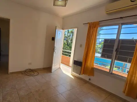 Garcia Silva 294 , Piso 2°