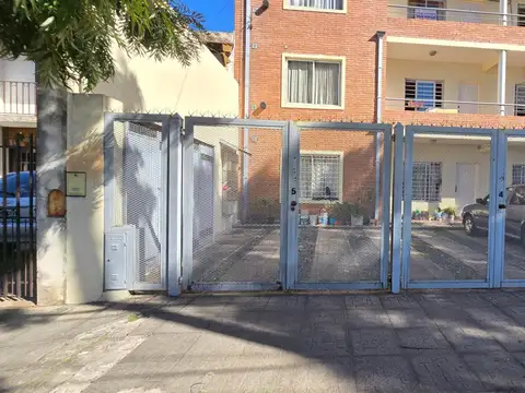 Departamento 2 ambientes con cochera- Venta Moron Sur