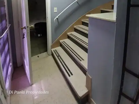 Casa 10 ambientes con 4 baños