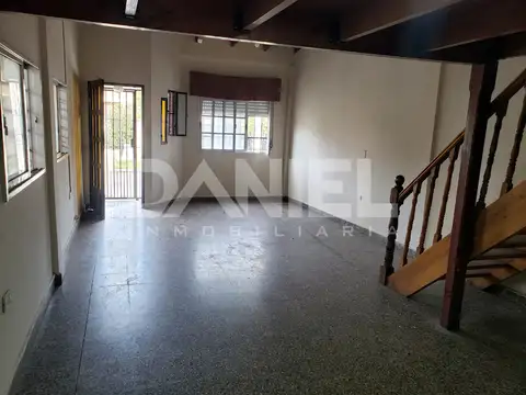 Depto Tipo Casa en Alquiler de 2 dormitorios