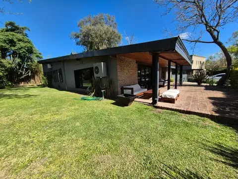 SANTA MARIA 2 |CASA | 4 DORM | LOTE 922 M2 | 244 M2 | PILETA