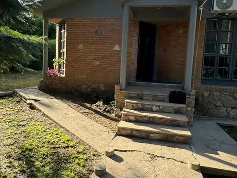 VENTA CASA 3 DORMITORIOS CON PILETA , V.CARLOS PAZ