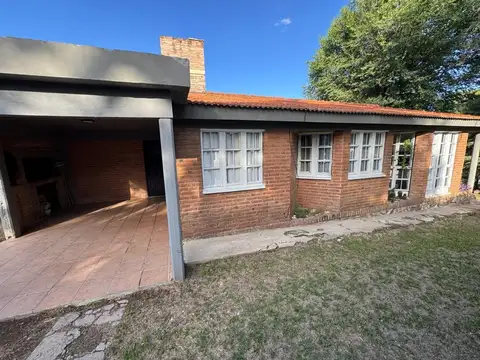 Casa 6 ambientes con 1 baño