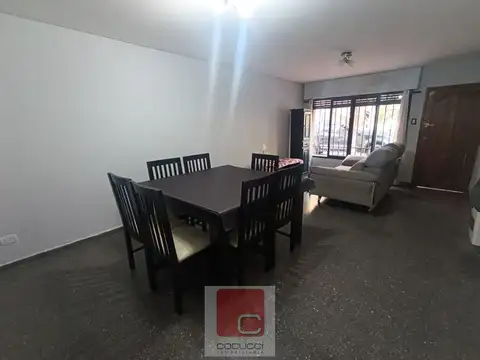 Casa 3 ambientes con 2 baños