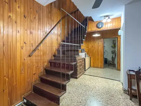 Casa 4 dormitorios Venta - Vicente Lopez - Vias/Maipu
