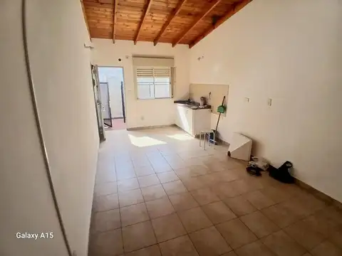 Alquiler depto 1 amb con patio