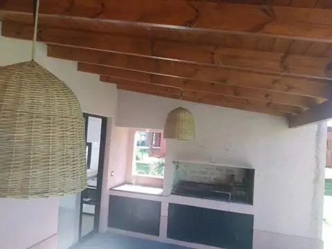Venta de casa quinta en Areco