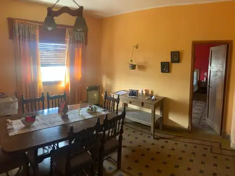 Casa en Venta con 10 cocheras