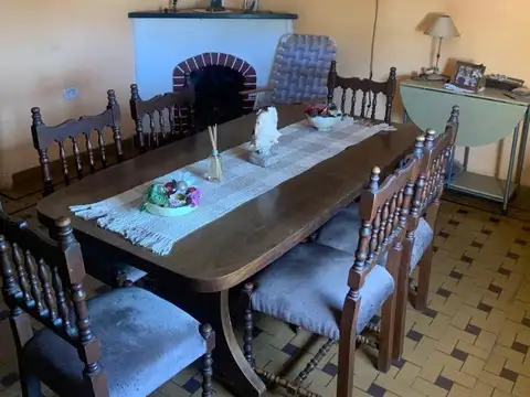 Casa 6 ambientes con 2 baños