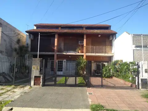 TRIPLEX  3 AMB.  EN RAMOS MEJIA