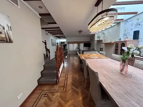 Casa 5 ambientes con 5 baños