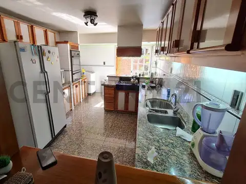 VENTA CAAS ESQUINA 4 DORMITORIOS COCHRA DOBLE QUINCHO