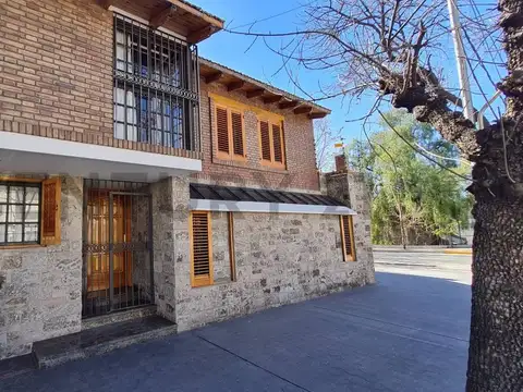 Joaquin b. Gonzalez y Tiburcio Benegas ciudad , Piso 0