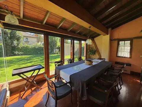 Casa en Venta con 4 cocheras