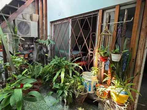 CASA AL FRENTE · 3 DORMITORIOS · COCHERA · TERRAZA