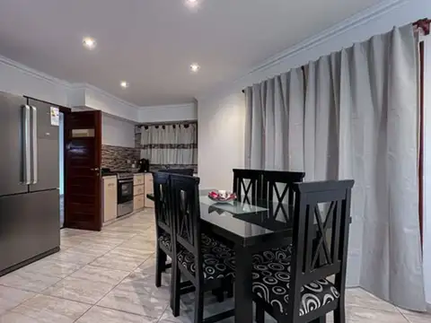Casa en Alquiler de 3 dormitorios