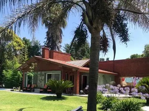 Casa en Alquiler en El Trébol, USD 3.300