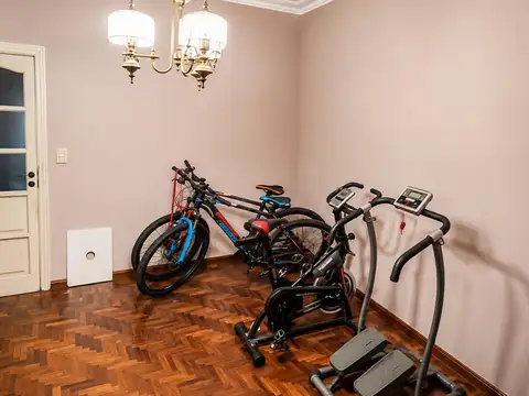 Casa 7 ambientes con 2 baños