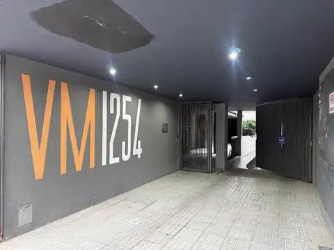 Vera Mujica 1200. cochera en venta