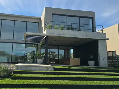 CASA EN VENTA YACHT NORDELTA