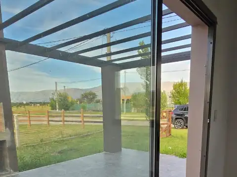 Casa 3 ambientes con 2 baños