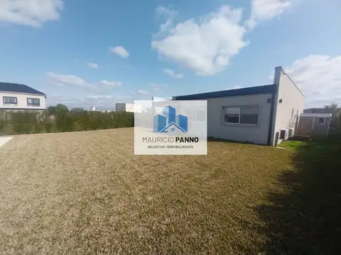 Casa en Venta en Pilar del Este - San Ramiro, USD 178.000