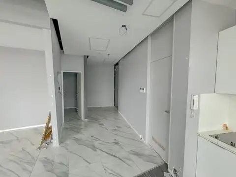 Oficina en Alquiler con 1 cochera
