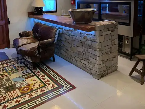 Local en Alquiler en Francisco Álvarez, USD 1.300