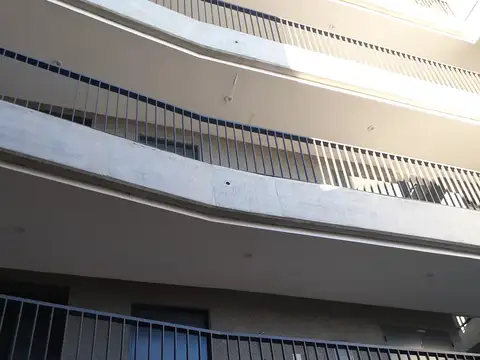 CASTELLANOS 400, Piso 2