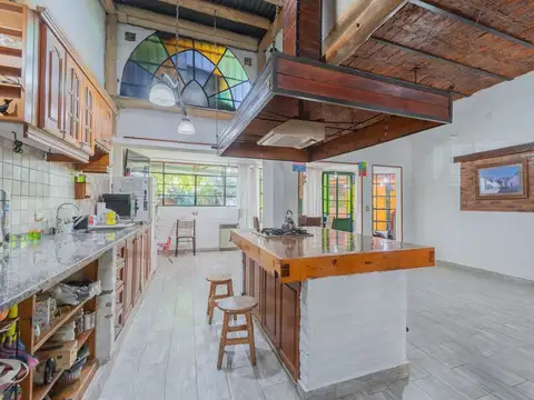 VENTA CASA 3 AMBIENTES C/ JARDIN JOSE LEON SUAREZ
