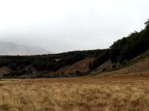 Establecimiento Agropecuario en Cordillera Santa Cruz