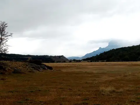 Establecimiento Agropecuario en Cordillera Santa Cruz
