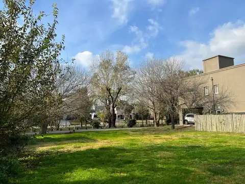 Terreno en Venta en Barrio Parque Leloir, USD 230.000