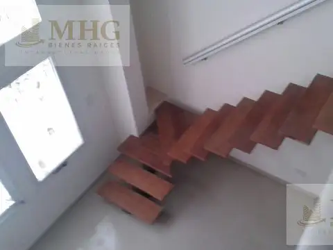 Departamento en Alquiler en Lomas Del Mirador, $ 600.000