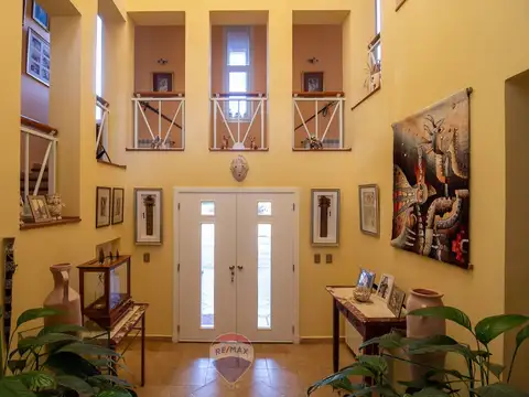 Casa en Venta con 4 cocheras