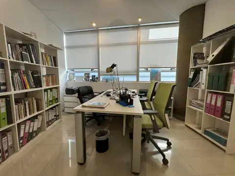 Venta con renta: Oficina premium 62m2 · Cochera fija · 2 bauleras · Seguridad vigilancia 24 horas