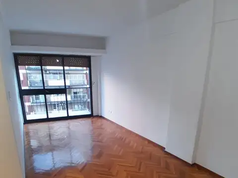 DEPARTAMENTO 3 AMBIENTES CON BALCON AL FRENTE - ALMAGRO