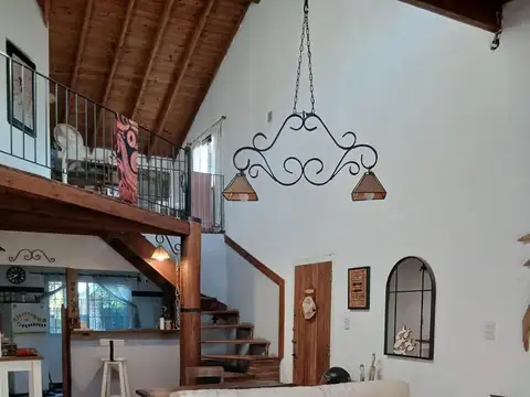 Casa 5 ambientes con 2 baños