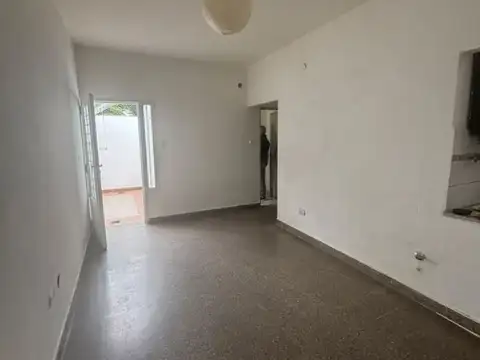 Depto Tipo Casa 2 ambientes con 1 baño