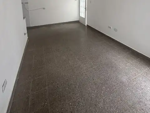 Depto Tipo Casa en Alquiler en Haedo, $ 550.000