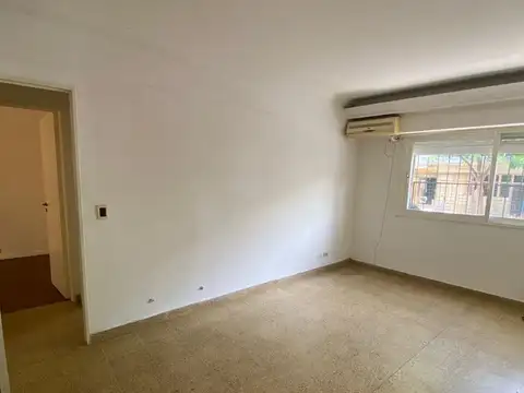 3 amb en Palermo, patio interno. Excelente estado.