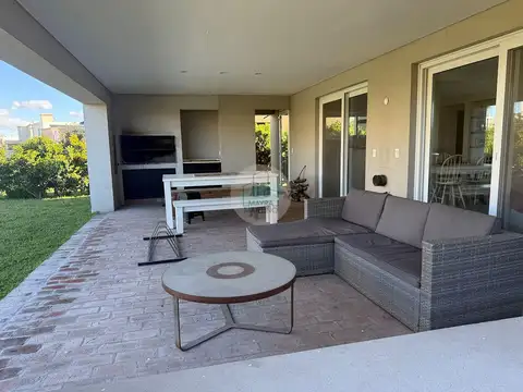 Casa en Alquiler en Santo Tomas, $ 2.500.000